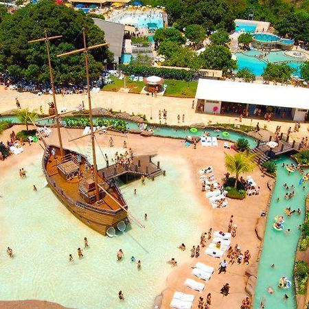 Spazzio Diroma Com Acesso Ao Acqua Park - Temporada Cn Adriele Caldas Novas Eksteriør billede